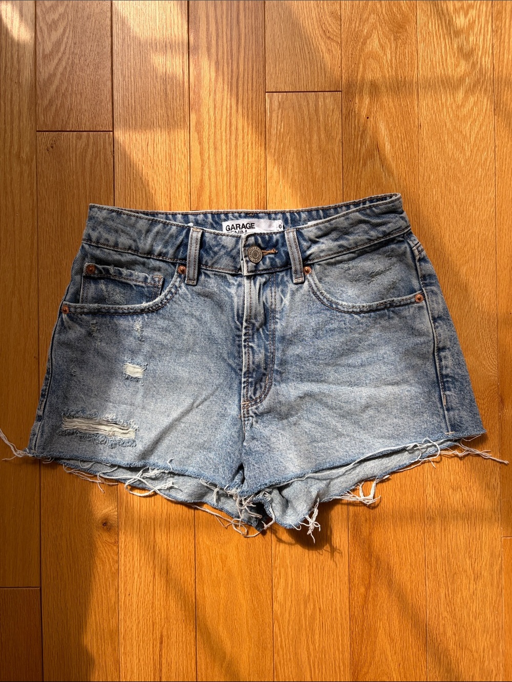 Garage Classic Cut-Off Denim Shorts Light Wash Size 24